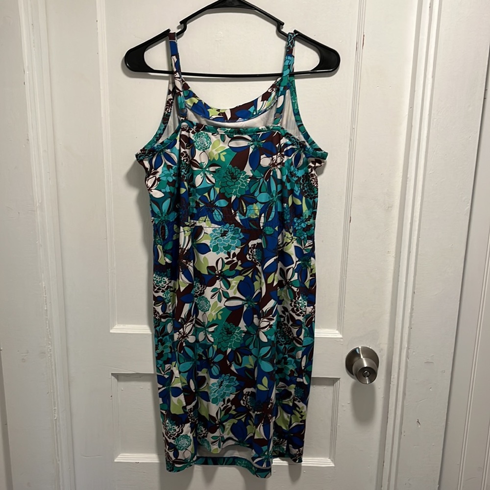 REI Dress - Picture 3 of 9